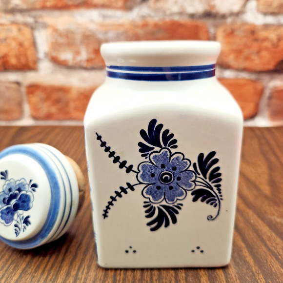 Delft Blauw Handpainted Spice Jar 5" Dutch Windmill Scene – Made in Holland - Picture 6 of 10